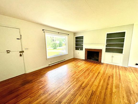 4th image of 5335 Hillcrest Dr