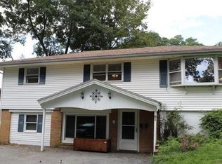 6 Spruce St, Shrewsbury, MA 01545