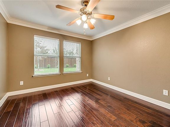 5th image of 2023 Highland Dr