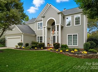5701 Fairvista Dr, Charlotte, NC 28269
