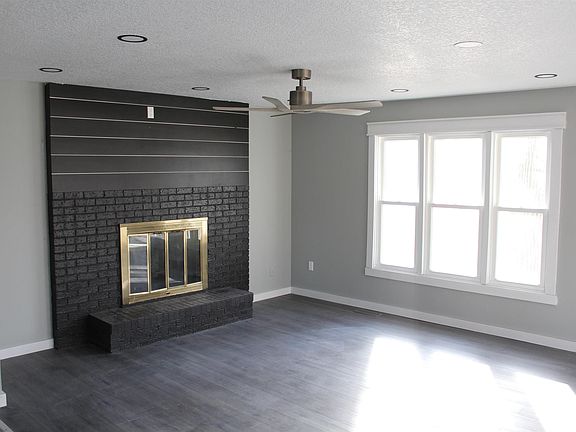 4th image of 205 Woodlyn Way