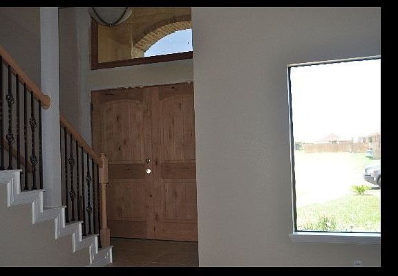 4th image of 908 E Canela Ave