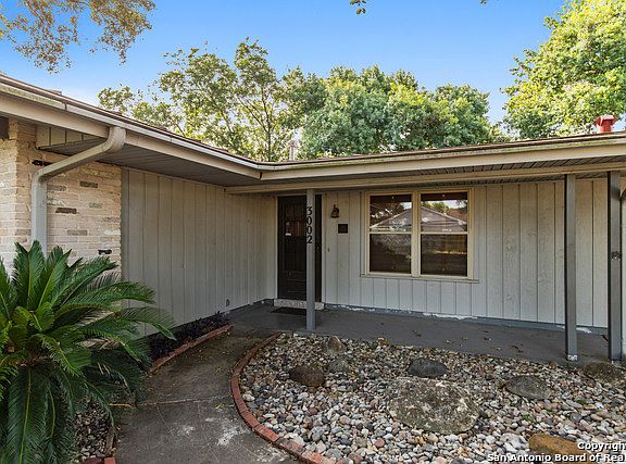 5th image of 3002 Mayfair Dr