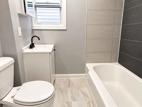 4th image of 61 Tillinghast St #B