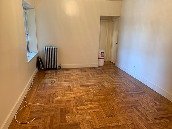5th image of 3940 Carpenter Ave