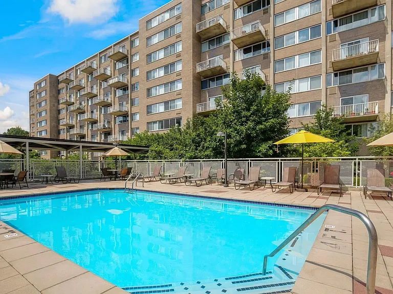 350 G St SW — Photo 30