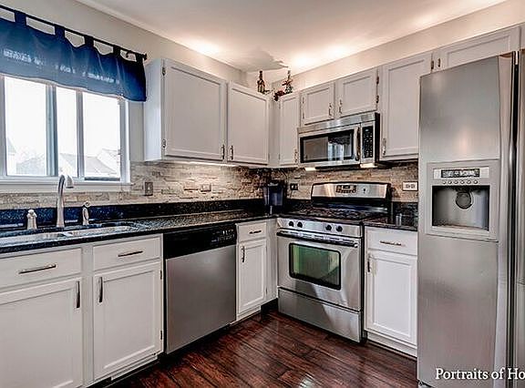 5th image of 4215 Larkspur Ln