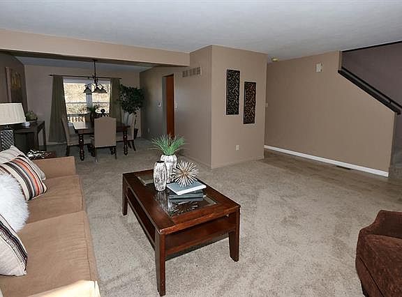 4th image of 3601 Summer Brook Ct