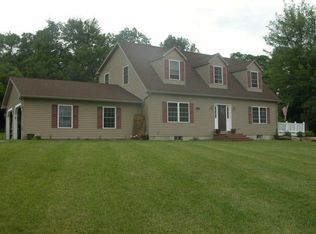 4 Sunrise Dr, Hoosick Falls, NY 12090