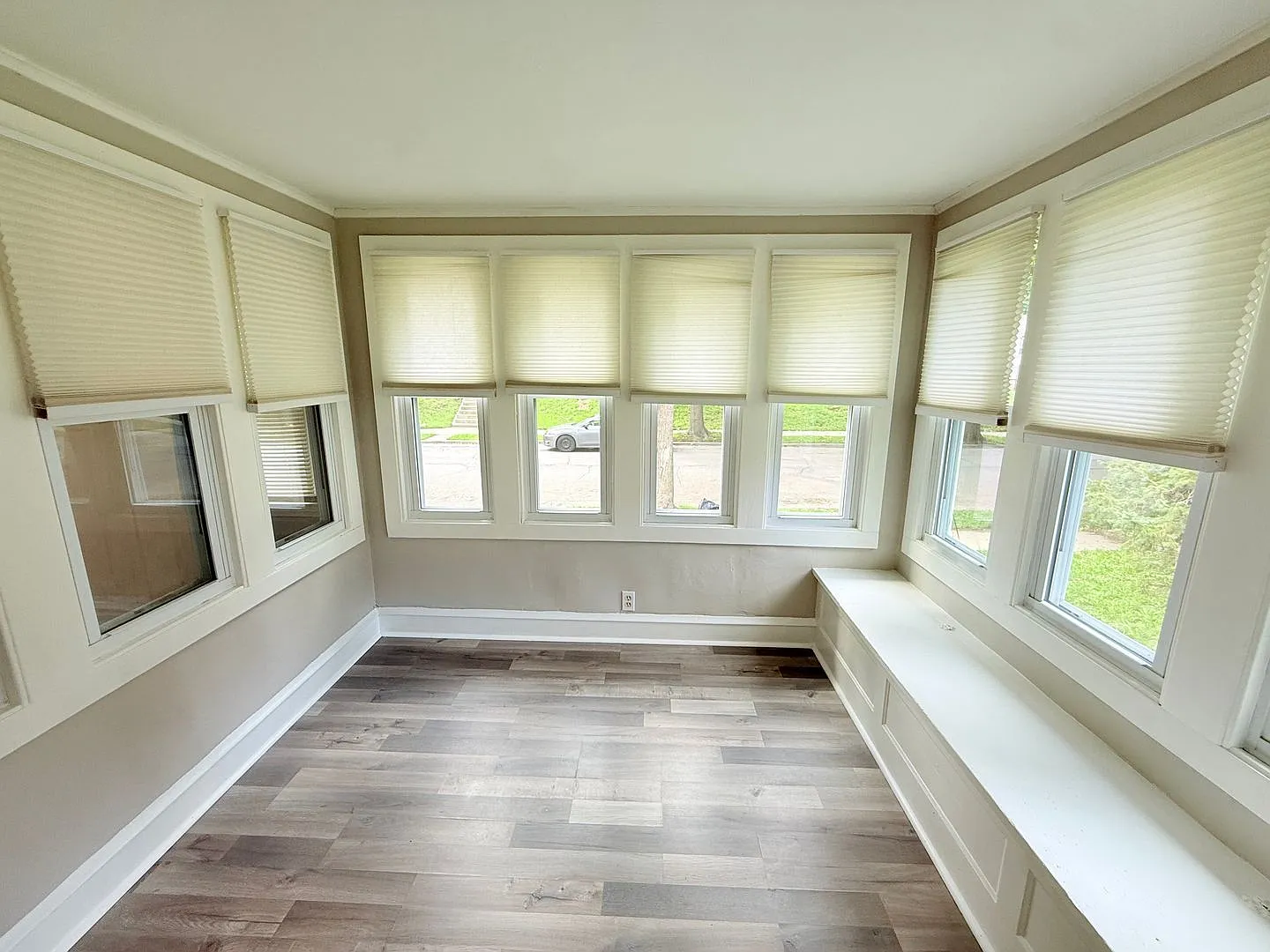 3 bed, 1.0 bath, 1224 sqft, $1,498 — Photo 4