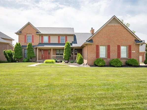 48671 Timber Crest Ct, Plymouth, MI 48170
