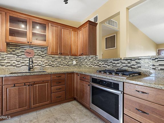 3rd image of 2021 E HOWE Avenue