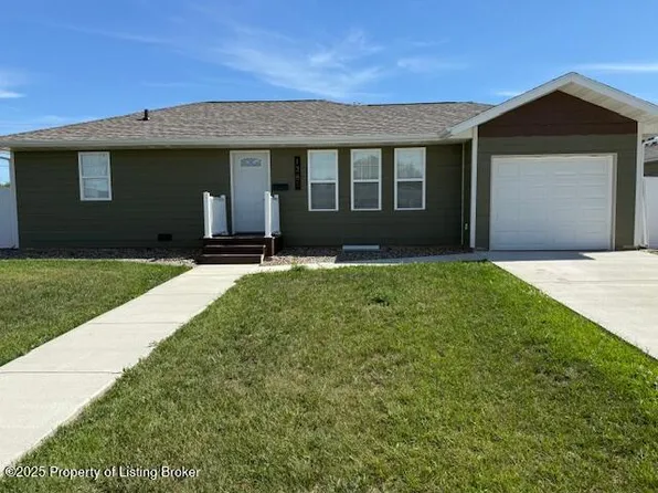 1381 1st St S, Dickinson, ND 58601