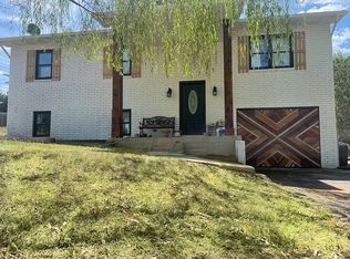 2201 Debra Dr, West Plains, MO 65775