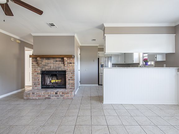 3rd image of 2742 Chicago Ct