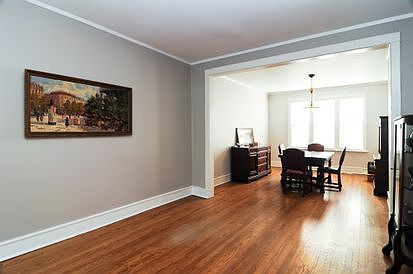 3rd image of 3129 W Leland Ave