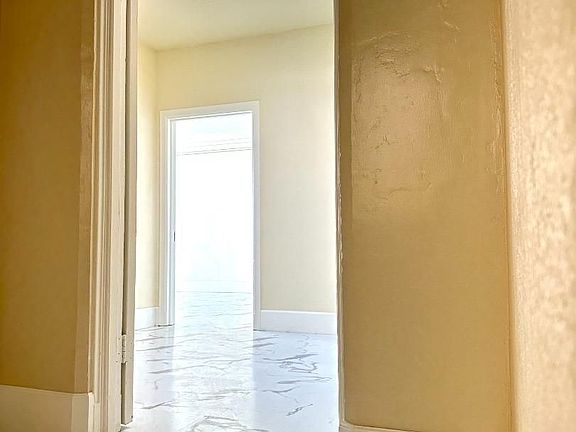 3rd image of 19 E Lake Ave APT A