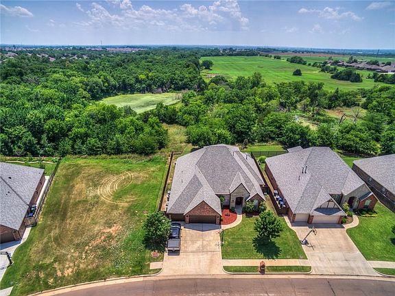 4th image of 3400 SW 126th St