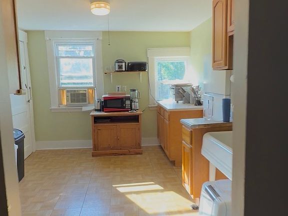 4th image of 858 Orange St #3