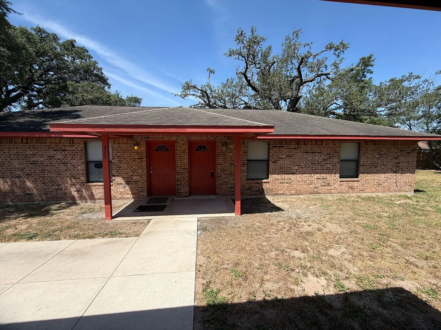 Charming 2/1 Duplex ~ Freshly Painted in Pleasanton ~ Easy Access to Highway 97! — Photo 1