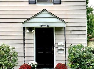 480 Quaker Ln S, West Hartford, CT 06119