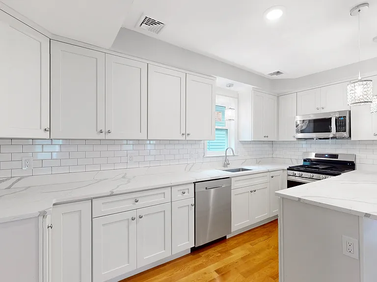 22 Glendale Ave #1 — Photo 3