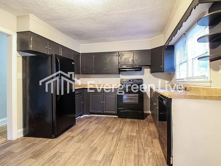 500 Brookdale Dr — Photo 7