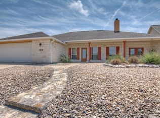1915 Summit Ridge Dr, Kerrville, TX 78028