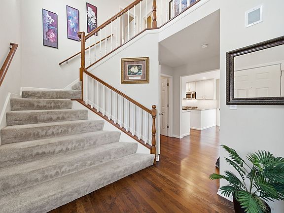 3rd image of 2830 Colonial Dr
