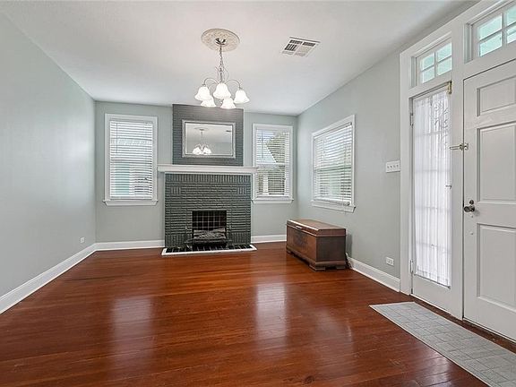3rd image of 4431 Demontluzin St