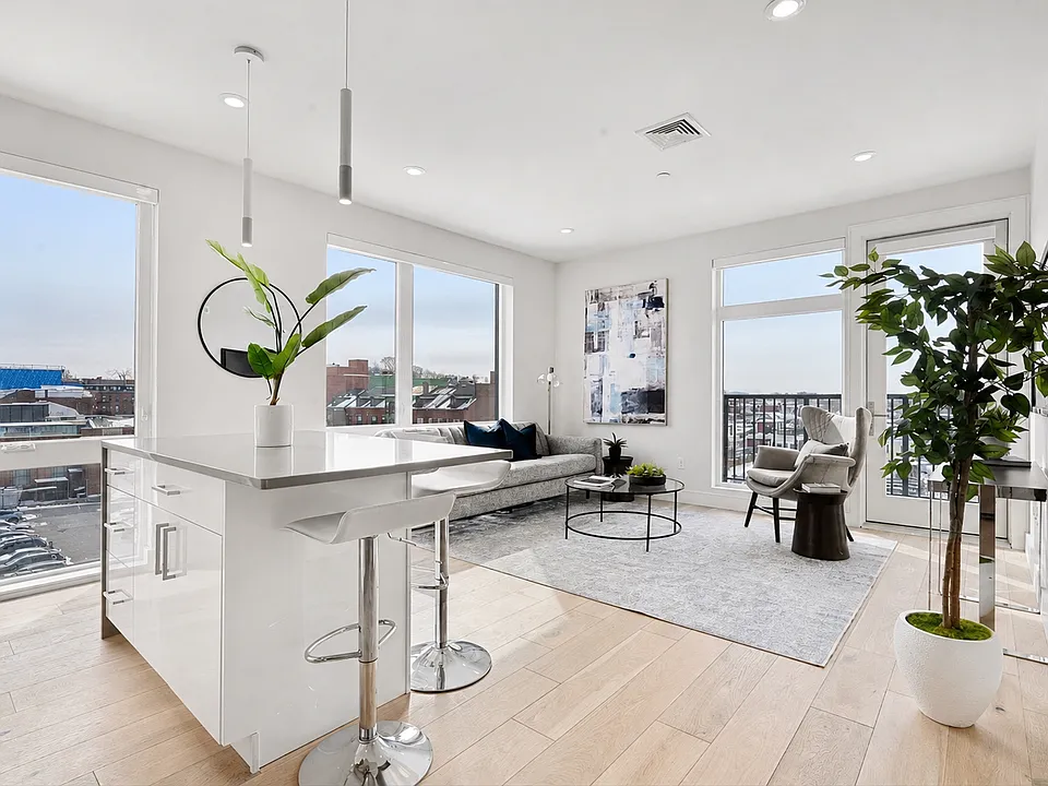 420 W Broadway #506