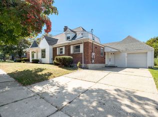75 S Fremont St NE, Rockford, MI 49341