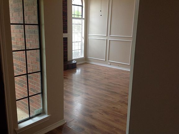 3rd image of 1541 Knollview Ln