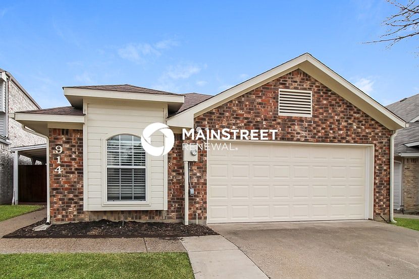 1st image of 914 Plantation Dr