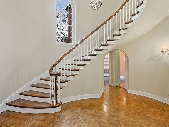 3rd image of 2870 Sheridan Pl