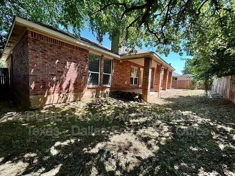 629 Madeline Ct — Photo 35