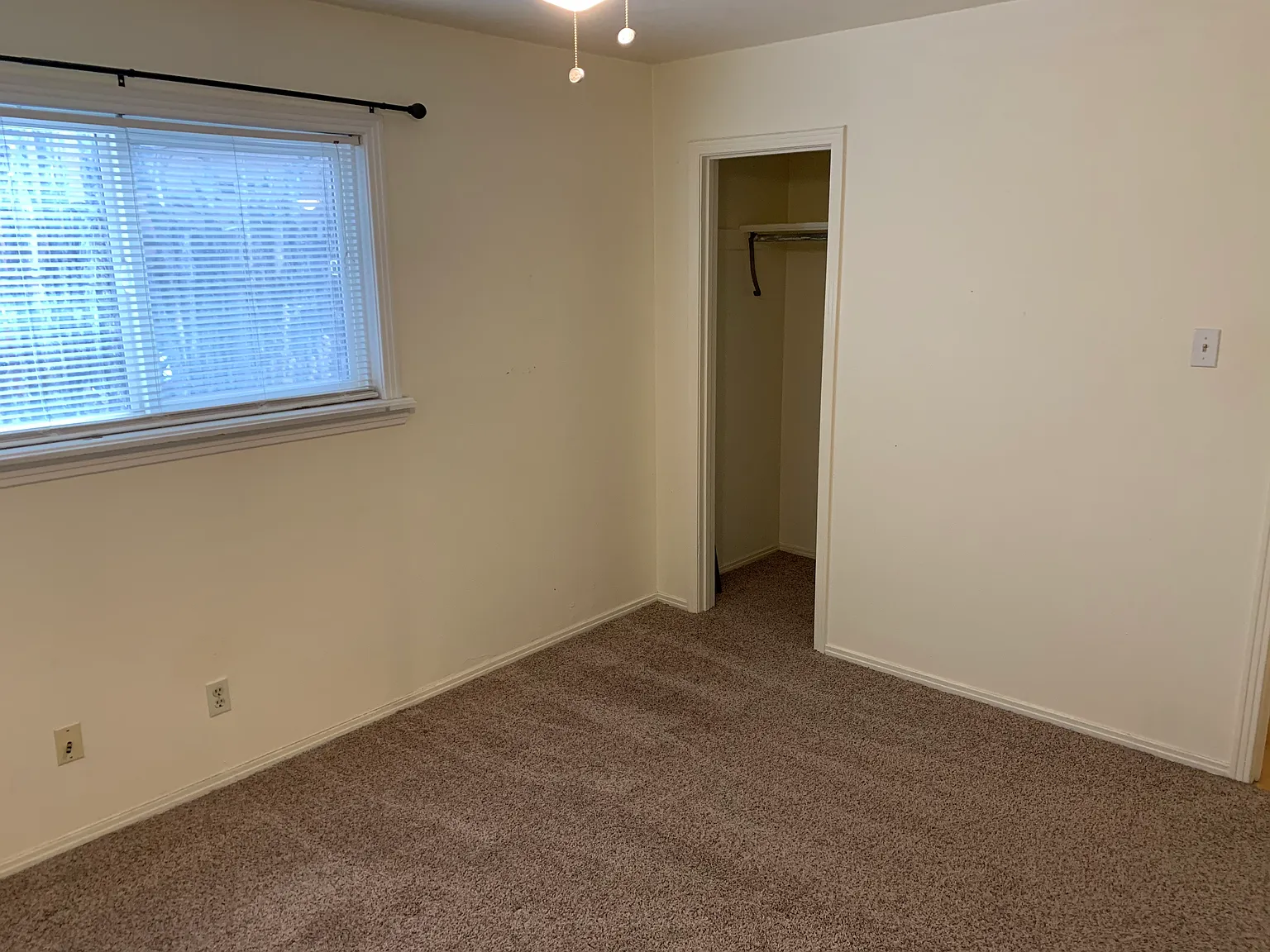 338 E Alameda St — Photo 3