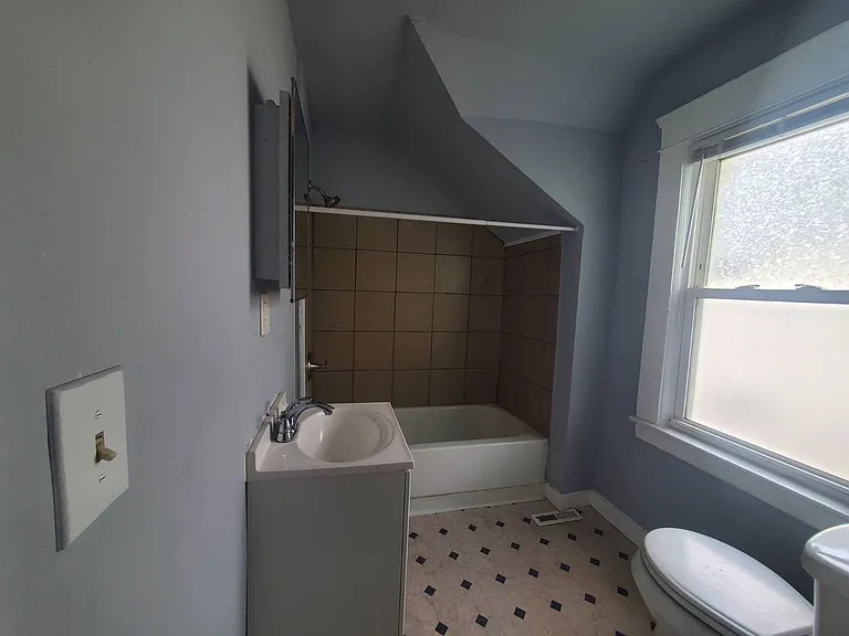 3415 E 114th St — Photo 18