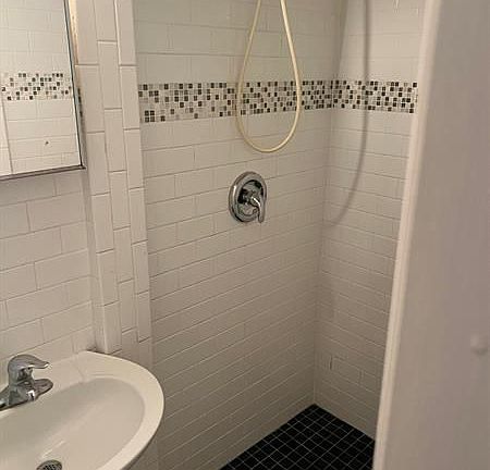 4th image of 832 S J St #1