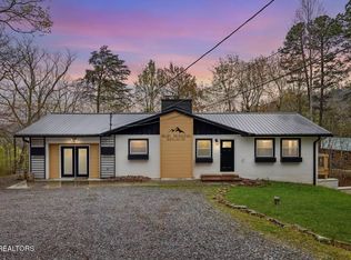 2069 Bluff Mountain Rd, Sevierville, TN 37876