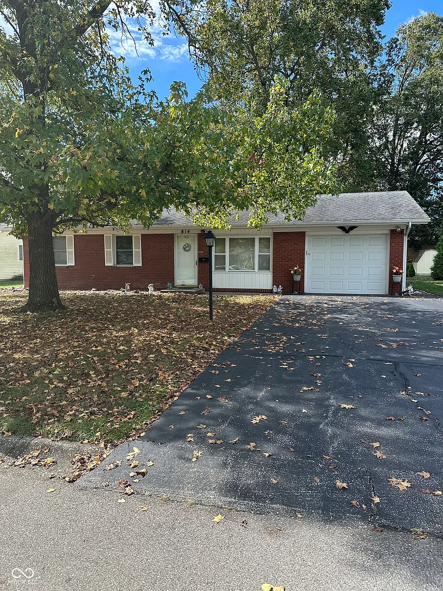 814 S Hickory Dr photo 1