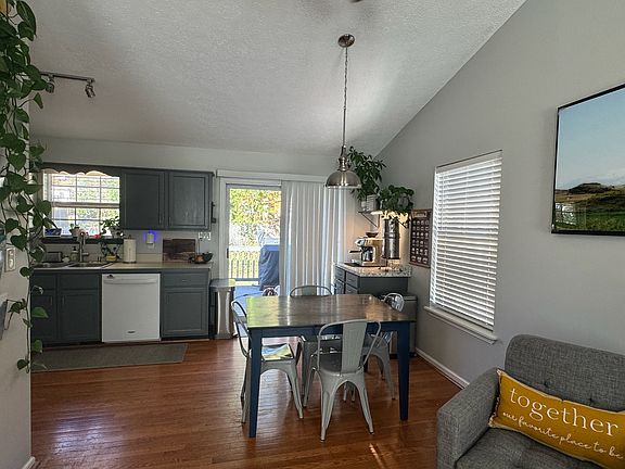 4th image of 125 Melinda Dr