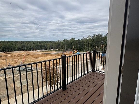 3rd image of 520 Aura Ave