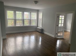 123 E 70th St APT 1, Chicago, IL 60637