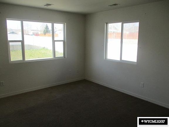5th image of 2420 Westridge Dr
