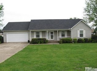 819 Douglas Dr, Lawrenceburg, TN 38464