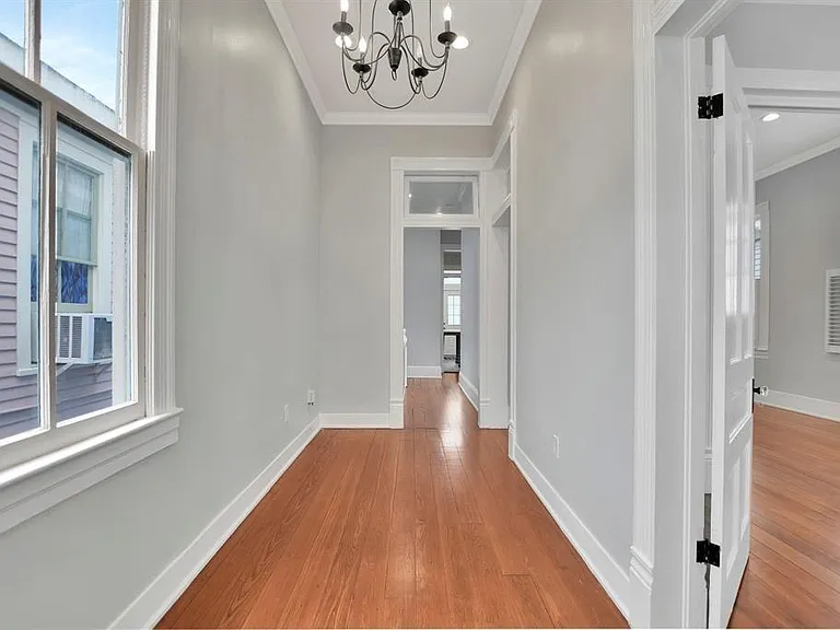 1604 Avenue L #UP — Photo 9