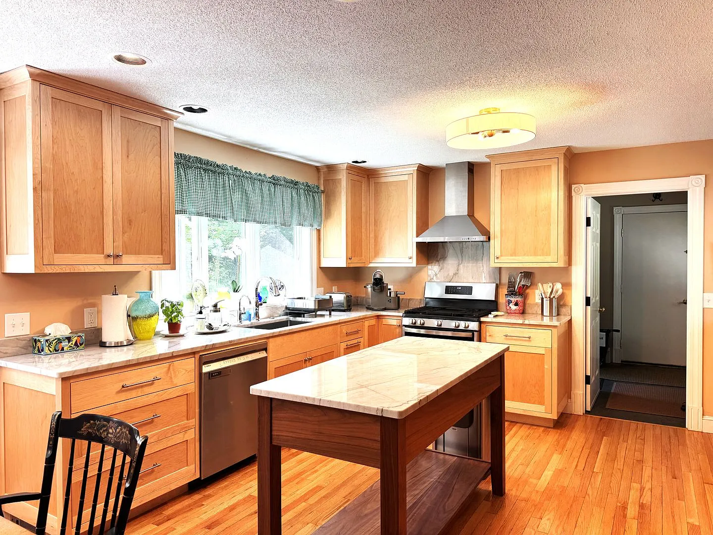 4 Bedroom home in Norwich — Photo 2
