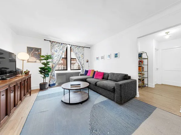 385 Argyle Rd APT 1B, Brooklyn, NY 11218