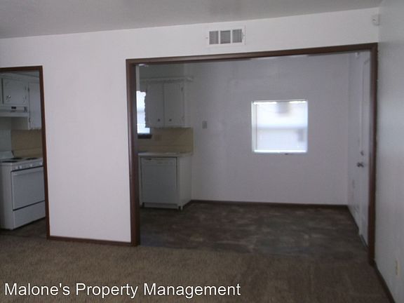 3rd image of 1809 Symphony Ln